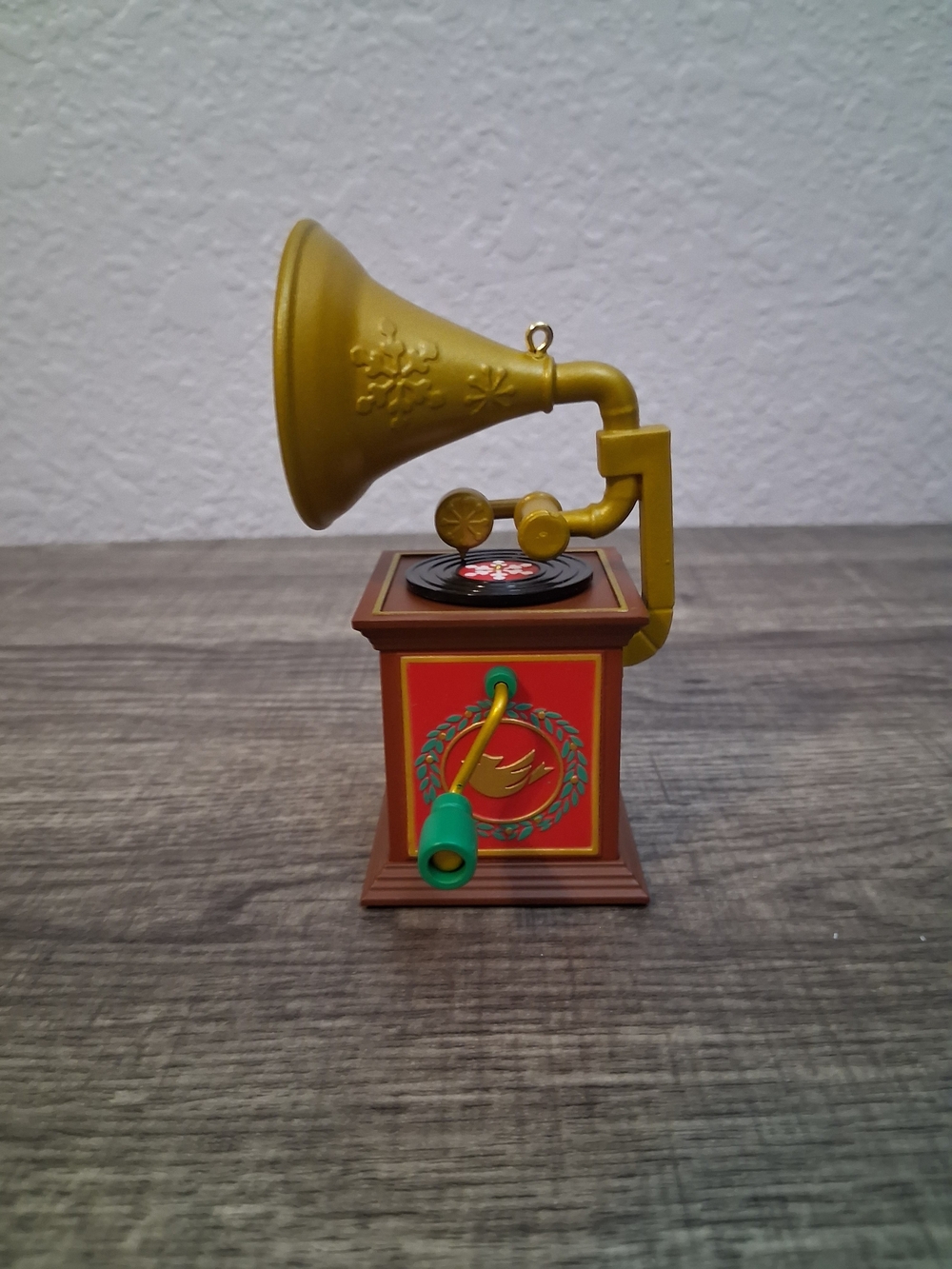 Vintage-Style Gold Gramophone Hallmark Keepsake Ornament